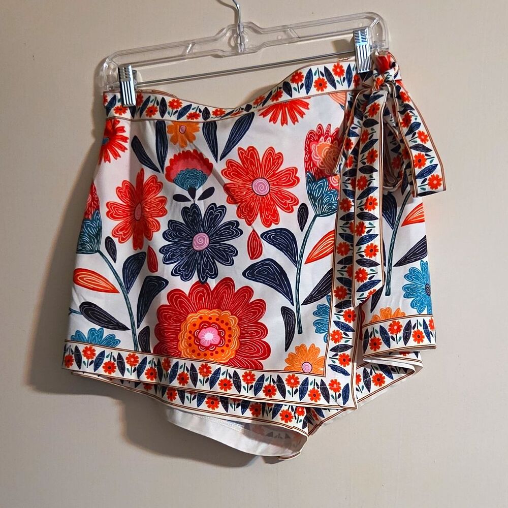 SHEIN Women’s 0XL Multicolor Floral Wrap Shorts Tie Accent Machine Washable